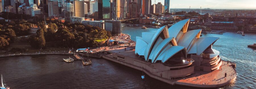 Top 10 reasons to migrate to amazing Australia